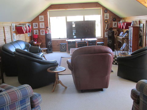 High On Penguin - Accommodation in Bendigo 7