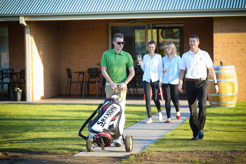 Howlong Country Golf Club Motel - Accommodation in Bendigo 1