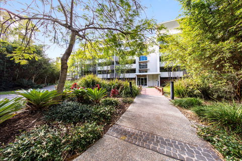 Oaks Brisbane Mews Suites - Accommodation in Bendigo 0