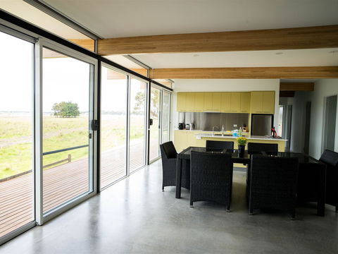 Pelican Point Sanctuary - Accommodation in Bendigo 1