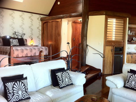 Secrets On The Lake - Accommodation in Bendigo 2