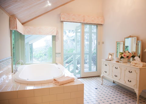 The Studio & The Barn - Accommodation in Bendigo 6