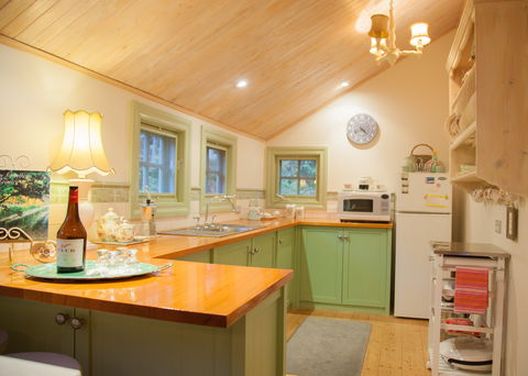 The Studio & The Barn - Accommodation in Bendigo 9