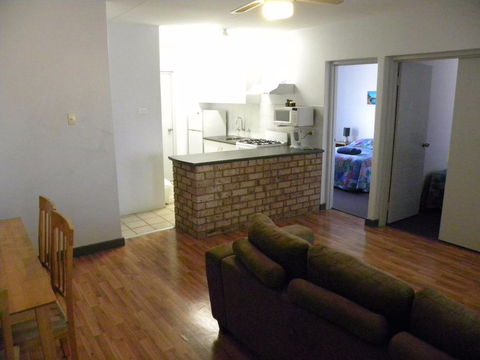 Carnarvon Central Apartments - Accommodation in Bendigo 0