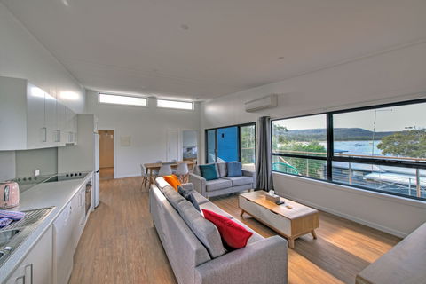 Dock Of The Bay - Accommodation in Bendigo 2