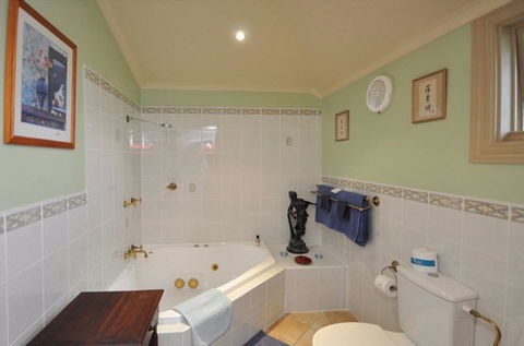 Lurline House - Accommodation in Bendigo 1