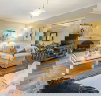 Blue Moon Cottages - Accommodation in Bendigo