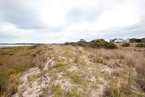 Coorong Aurora - Breathtaking Waterfront Escape - Accommodation in Bendigo 1