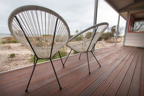 Coorong Aurora - Breathtaking Waterfront Escape - Accommodation in Bendigo 2