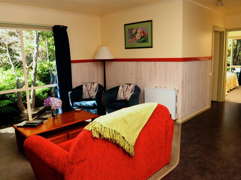 Crays Accommodation - The Esplanade - Accommodation in Bendigo 0