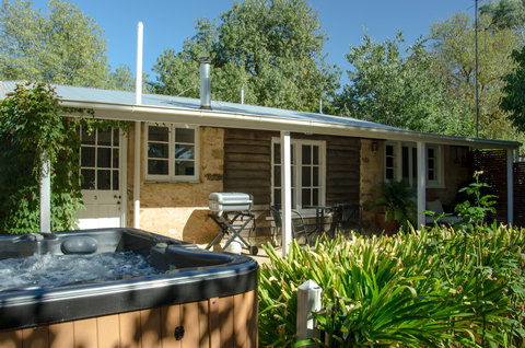 Ford Cottage Bed & Breakfast - Accommodation in Bendigo 0