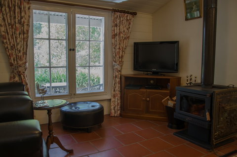 Ford Cottage Bed & Breakfast - Accommodation in Bendigo 2