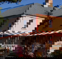 Meredith House And Mews - Accommodation in Bendigo