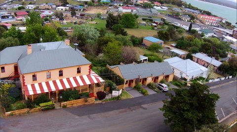 Meredith House And Mews - Accommodation in Bendigo 1