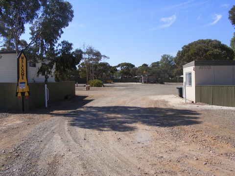 Woomera Traveller's Village And Caravan Park - Accommodation in Bendigo 1