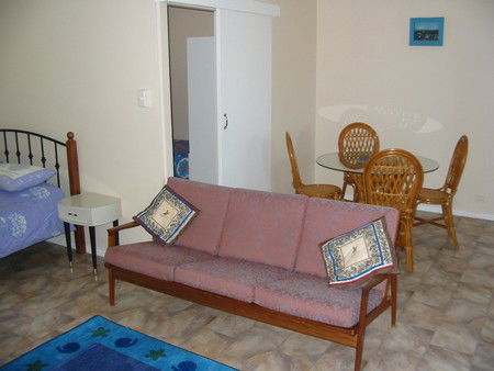 JJ's Holiday Cottages - Mitchell Street - Accommodation in Bendigo 2