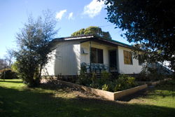 Bow River Cottage - Accommodation in Bendigo 1