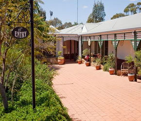 Avalon Homestead - Accommodation in Bendigo 0