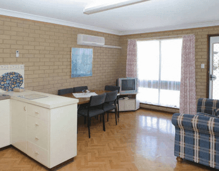 Port Denison Holiday Units - Accommodation in Bendigo 1