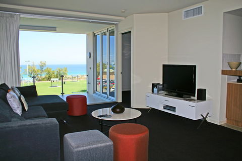 Clarion Suites Mullaloo Beach - Accommodation in Bendigo 5