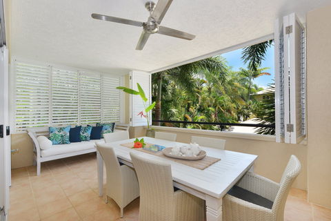 Cayman Villas Port Douglas - Accommodation in Bendigo 2