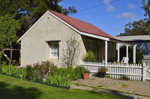 Almond Tree Cottage - Accommodation in Bendigo 0