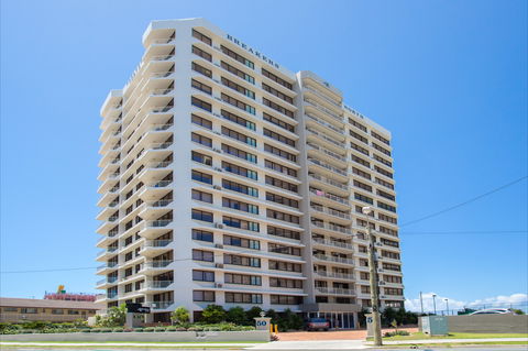 Breakers North - Absolute Beach Front Holiday Apartments - Accommodation in Bendigo 1