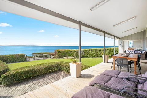Bunky's By The Sea Holiday House - Accommodation in Bendigo 0