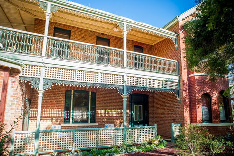 Grenfell Hall - Accommodation in Bendigo 0