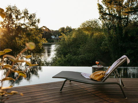 Lake House - Accommodation in Bendigo 1