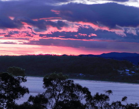 Longbeach Clifftop Retreat - Accommodation in Bendigo 0