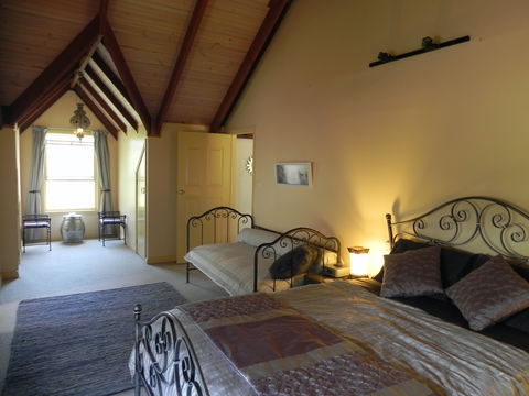 Longbeach Clifftop Retreat - Accommodation in Bendigo 1