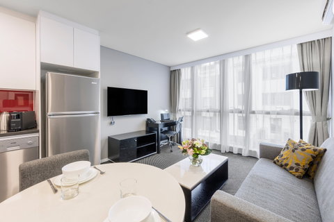Meriton Suites Adelaide Street, Brisbane - Accommodation in Bendigo 2