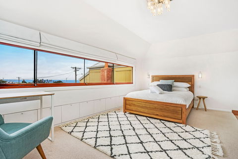 Newcastle Executive Homes - Oceanview Terrace - Accommodation in Bendigo 0