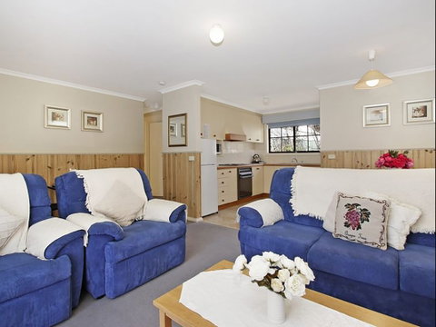 Oak Cottage - Tudor Village - Accommodation in Bendigo 2