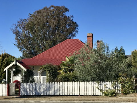 Tenterfield Luxury Historic Cottage - Accommodation in Bendigo 0