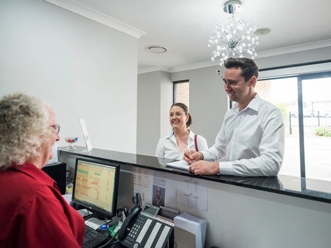 Aastro Dish Motor Inn - Accommodation in Bendigo 1
