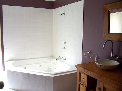 Century 21 SouthCoast: All Decked Out - Accommodation in Bendigo 1