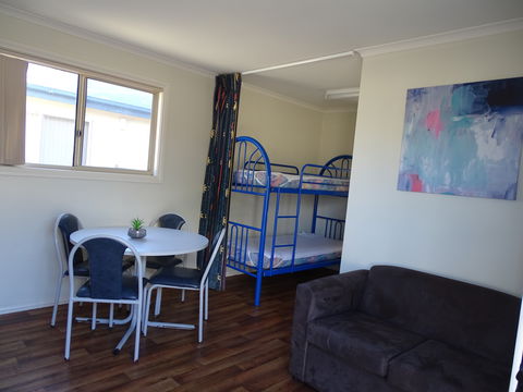 Moonta Bay Cabins - Cabin 2 - Accommodation in Bendigo 2