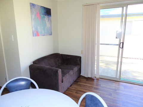 Moonta Bay Cabins - Cabin 3 - Accommodation in Bendigo 2