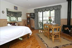Eagle Hammer Cottages - Accommodation in Bendigo 2