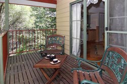 Eagle Hammer Cottages - Accommodation in Bendigo 3