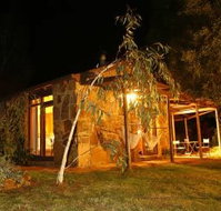 Wombat Hills Cottages - Accommodation in Bendigo