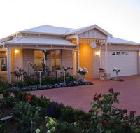 Sussex on Willis Cove Bed and Breakfast - Accommodation in Bendigo