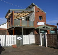 Black Dolphin Townhouse and Apartment - Accommodation in Bendigo