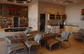 Breathtaker On High Spa Retreat - Accommodation in Bendigo 1