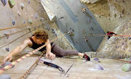 Cliffhanger Climbing Gym - Accommodation in Bendigo 2