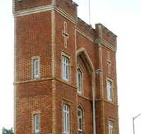 Barracks Archway - Accommodation in Bendigo