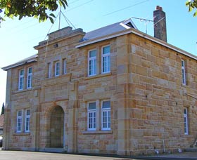 Memorial Hall - Accommodation in Bendigo 0