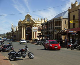 York Town Hall - Accommodation in Bendigo 0